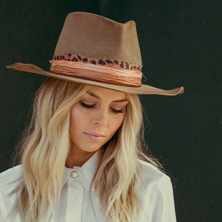 Carachéle looking stunning in the Nomad Hat by Valeria Andino